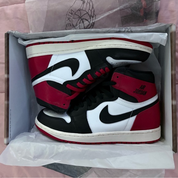 Jordan Air 1 High Sneakers in Black White Red